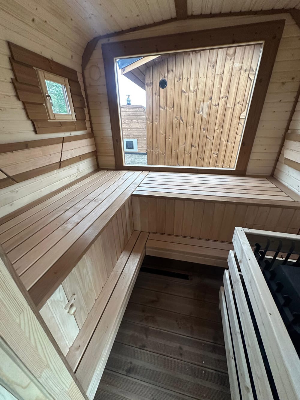 Peaceful Retreat Cubic Sauna