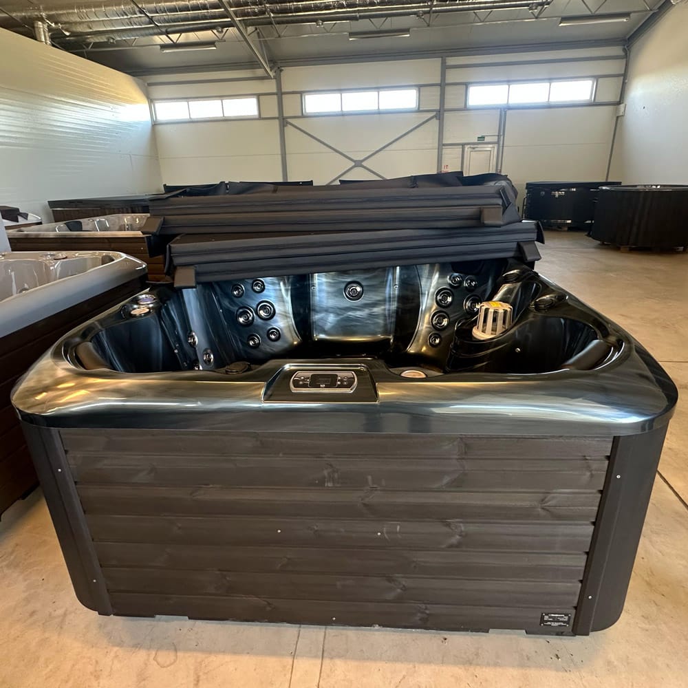 Soothe Spot Hot Tub